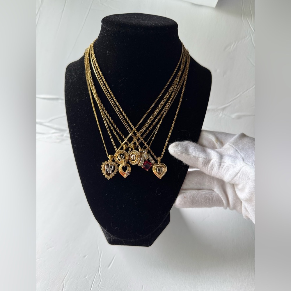 Vintage Nina Ricci Gold Tone Rhinestone‎ Pendant Necklace designer Jewelry Y2K - Picture 2 of 9